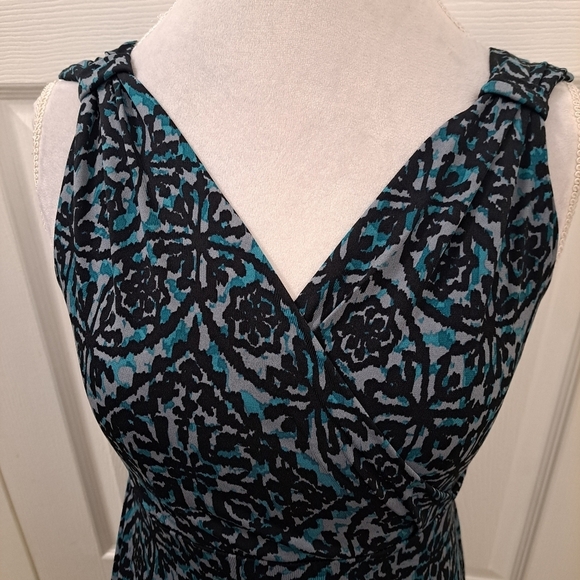 Sleeveless Crossover Blue And Black Patterned Midi Dress   Size S - Picture 2 of 7